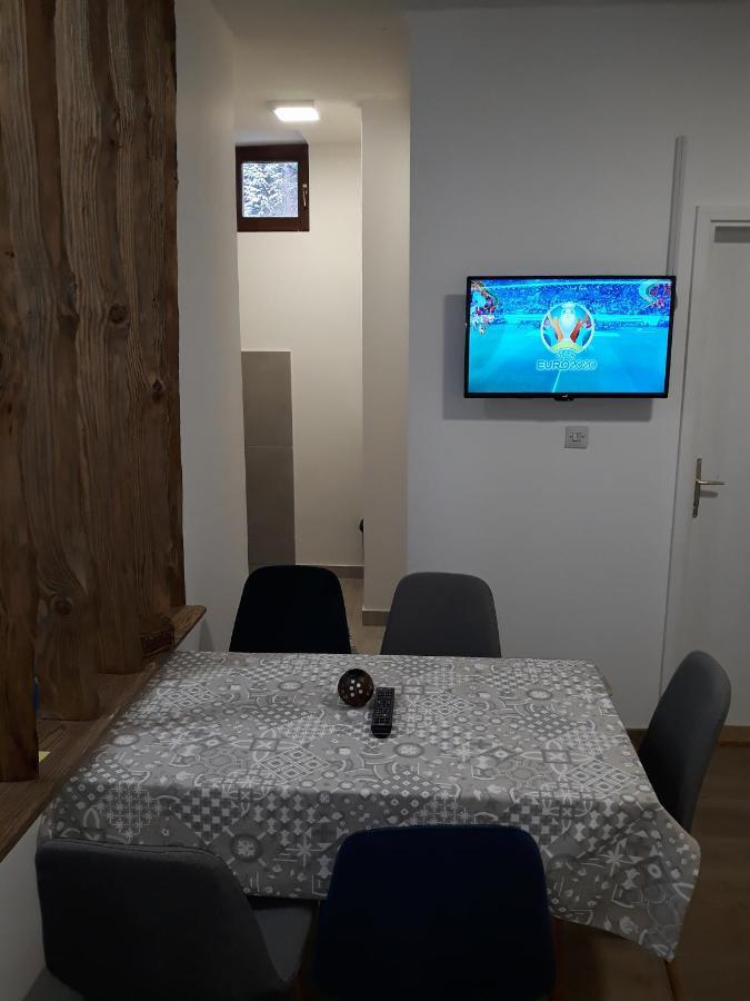 Apartmani Exit 帕莱 外观 照片